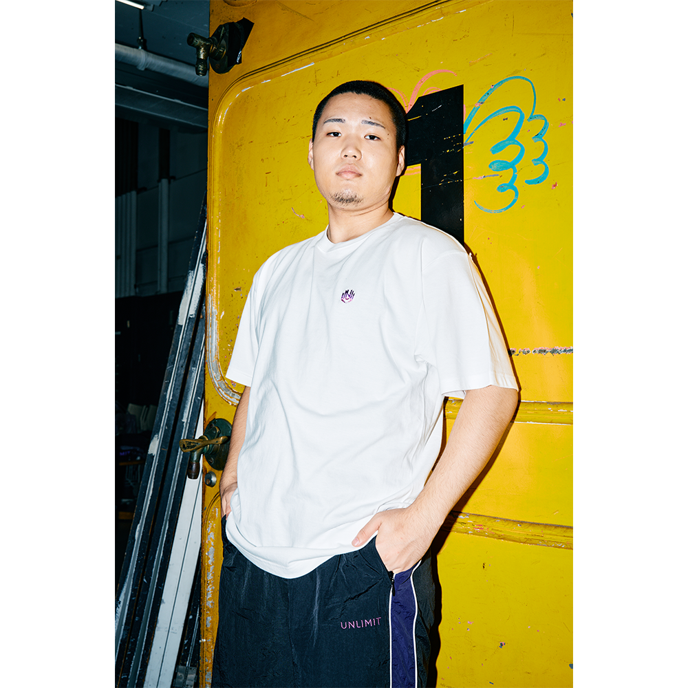 UNLIMIT LOGO EMBROIDERY T-SHIRT