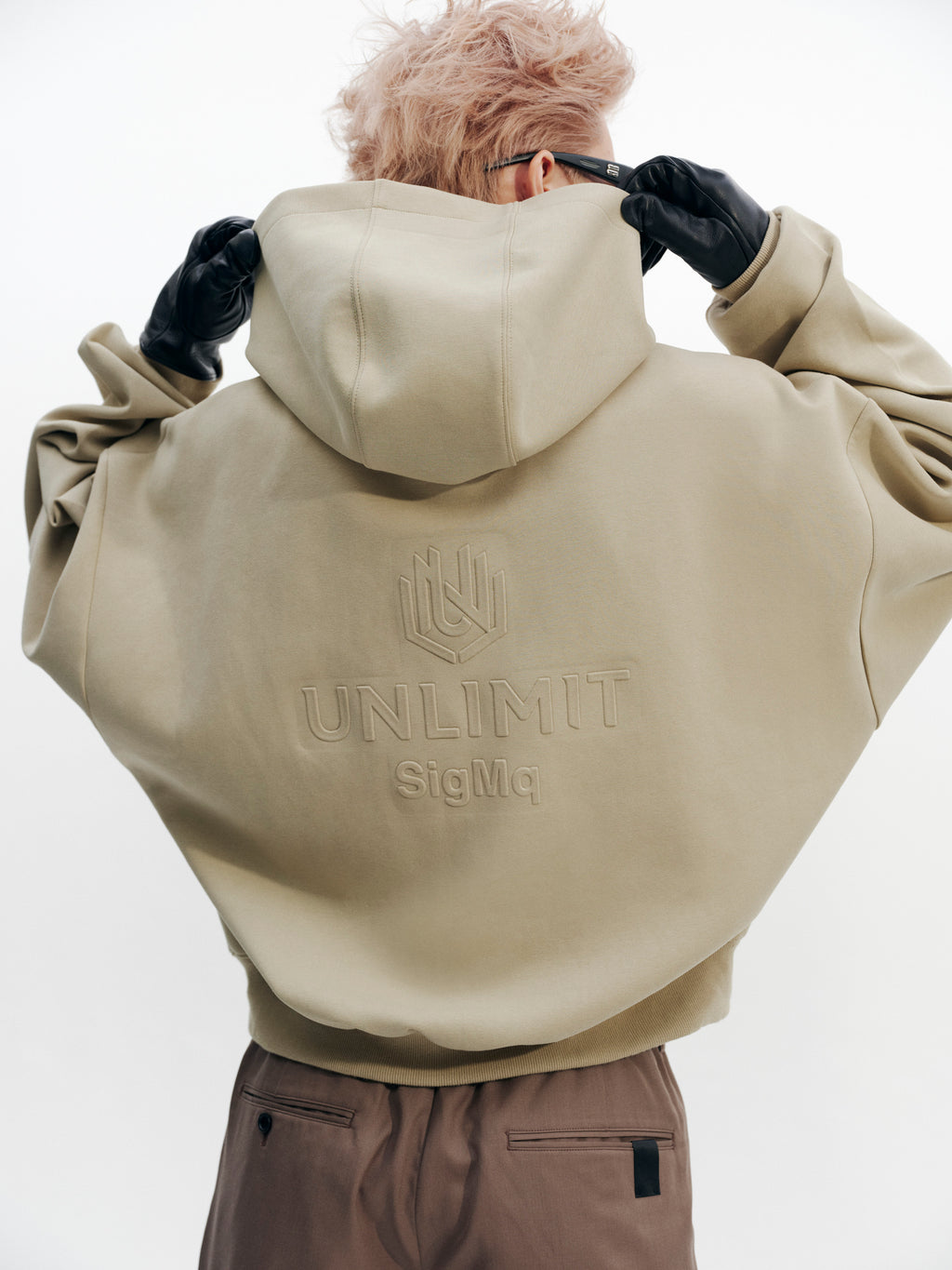 EMBOSS LOGO HOODIE KHAKI